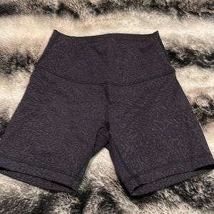 Wunder train shorts 6” size 6